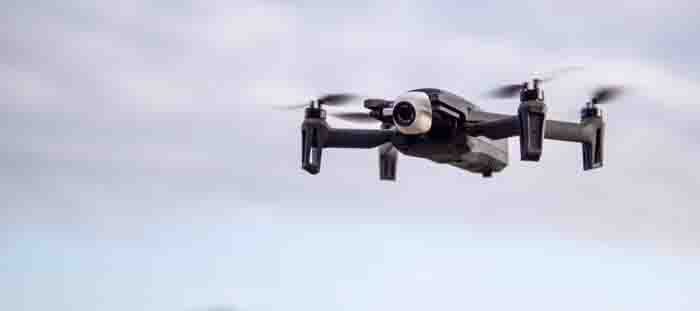 drone-zoom-parrot-anafi-fpv-aerial-photography